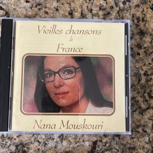 CD   Electronics NANA MOUDKOURI MUSIC FRENCH. BEAUTIFUL VOICE - Picture 2 of 4